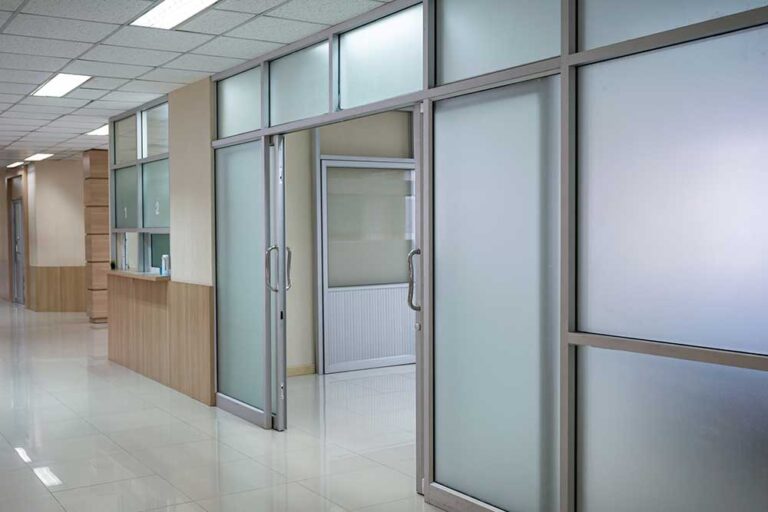 Aluminium Window Repair in Dubai: Handles, Hinges, Seals, and Glass Replacement