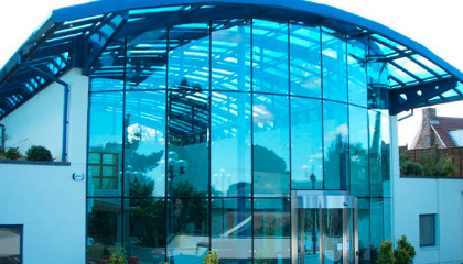 Curtain Wall Glazing in UAE: What to Check Before Facade Installation or Replacement